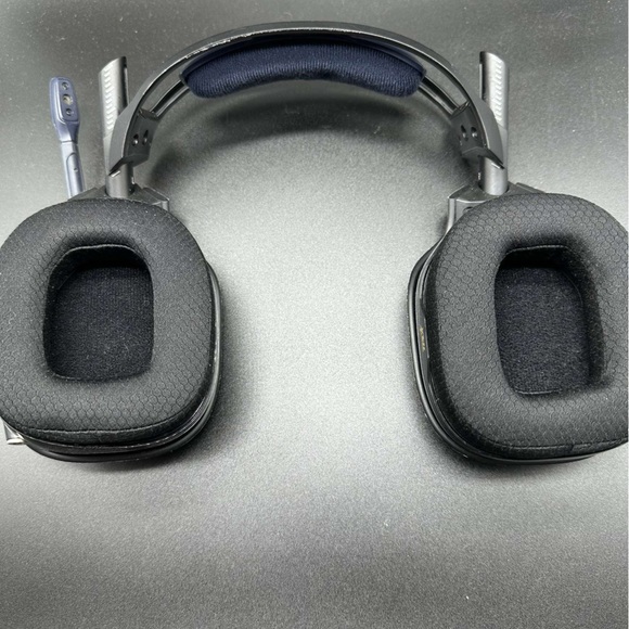 Astro A40's Gaming Headset - Picture 3 of 3